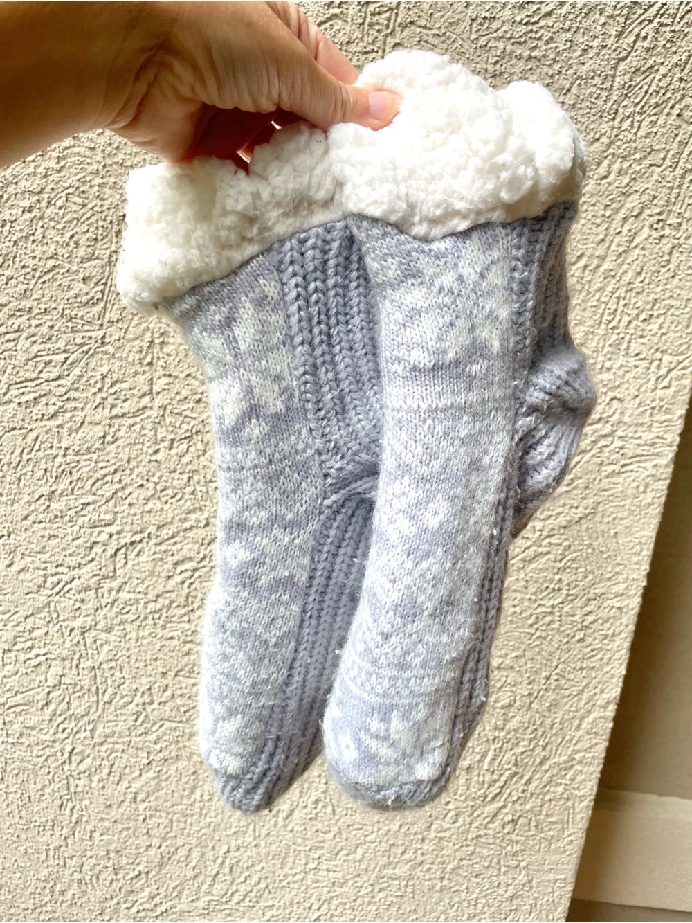 Marshalls Light lavender snowflake  Knit Sherpa Lined Slipper Socks worn once